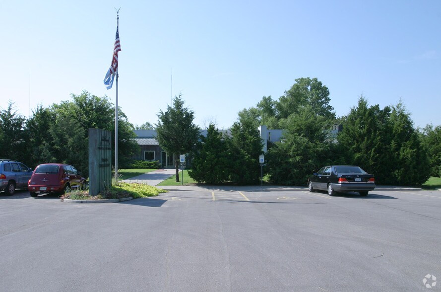 More Photos Of 700 Cedar Lake Blvd, Oklahoma City Office For Lease