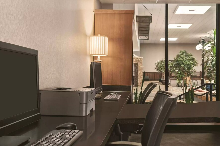 More Photos Of 2540 Meacham Blvd, Fort Worth Hotel For Sale