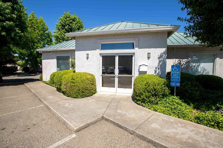 More Photos Of 353 Park Marina Cir, Redding Loft Creative Space For Sale