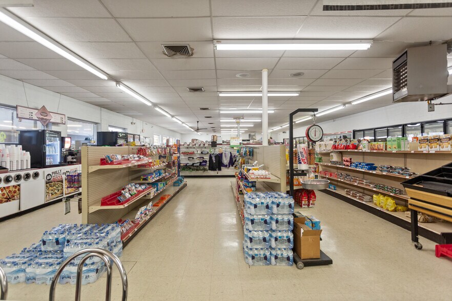 More Photos Of 101 E Commercial St, Miami General Retail For Sale