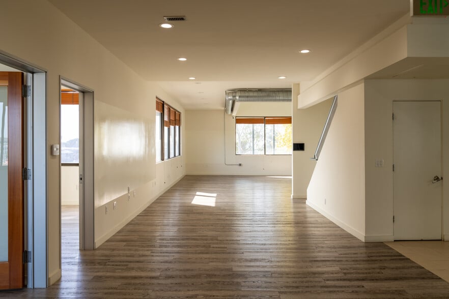 More Photos Of 2800 Olympic Blvd, Santa Monica Loft Creative Space For Lease