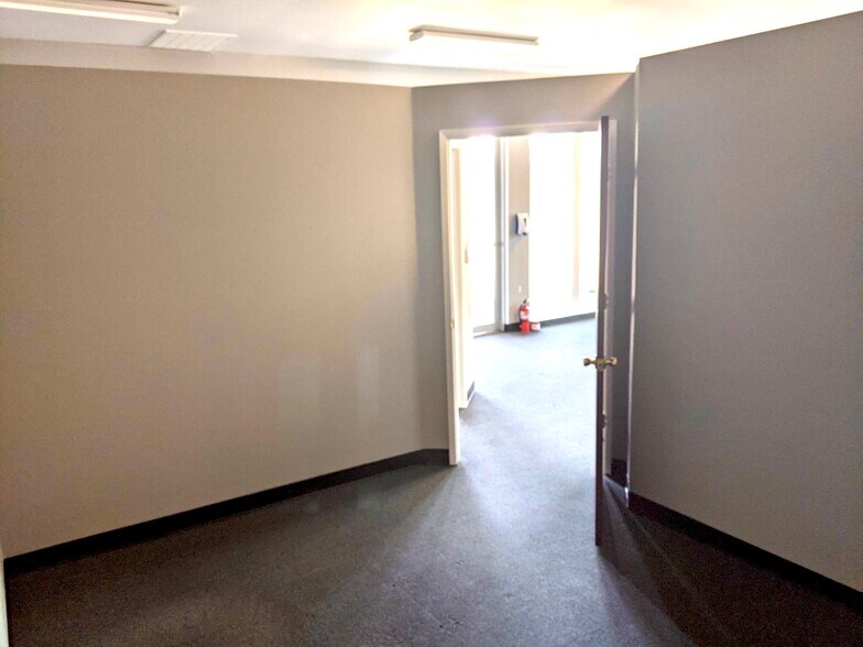 More Photos Of 3095 US-101, Gearhart Office For Lease