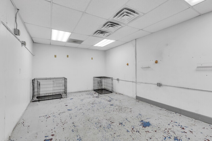 More Photos Of 203 Long Plain Rd, Whately Service For Sale