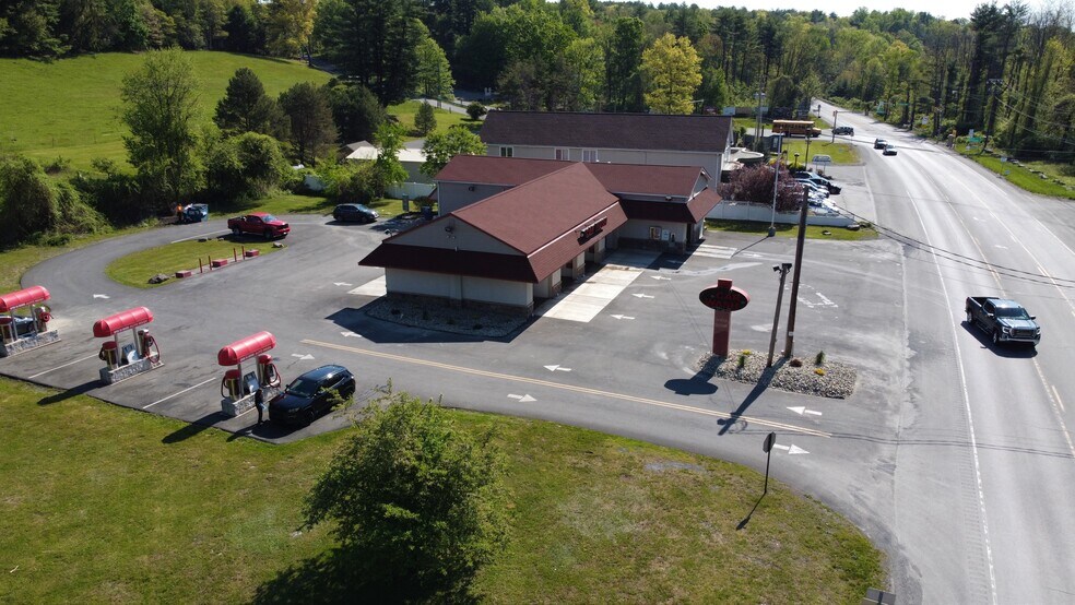 More Photos Of 6152 Paradise Valley Rd, Cresco Carwash For Sale