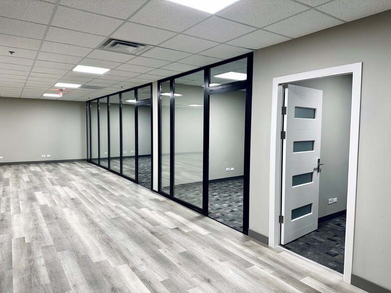 More Photos Of 9950 Lawrence Ave, Schiller Park Unknown For Lease