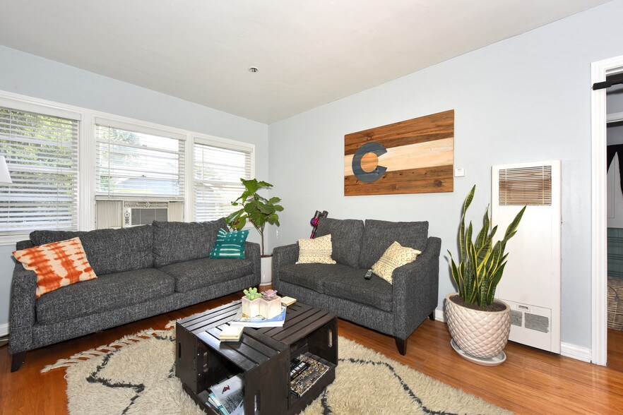 More Photos Of 3662 Fredonia Dr, Los Angeles Apartments For Sale