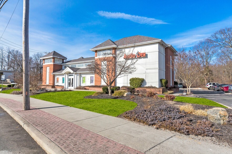 More Photos Of 2845 Middle Country Rd, Lake Grove Storefront Retail Office For Sale