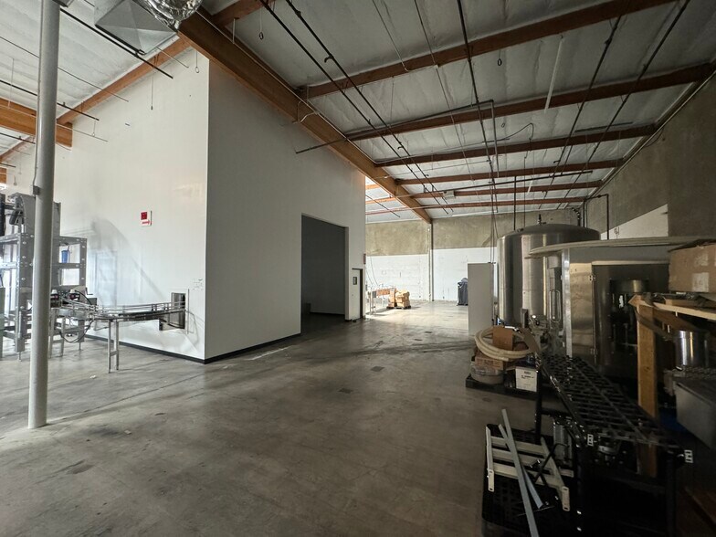 More Photos Of 1014 Griswold Ave, San Fernando Warehouse For Lease