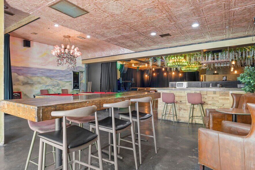 More Photos Of 419 E Main St, Ventura Restaurant For Sale