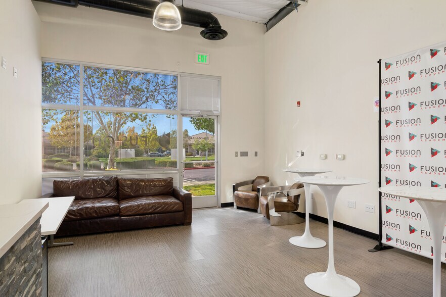 More Photos Of 920 Reserve Dr, Roseville Loft Creative Space For Lease