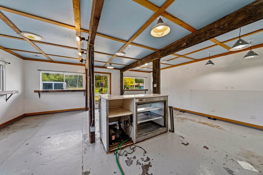 More Photos Of 6531 Lower River Rd, Grants Pass Specialty For Sale