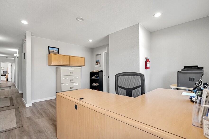 More Photos Of 505 Jerry St, Castle Rock Office For Sale