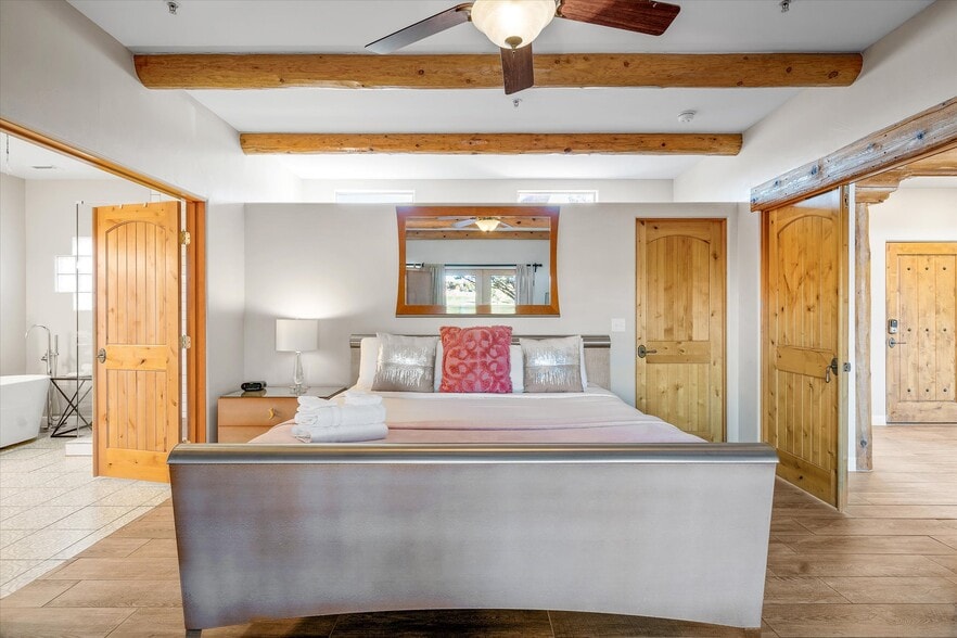 More Photos Of 10 Rojo Dr, Sedona Hotel For Sale