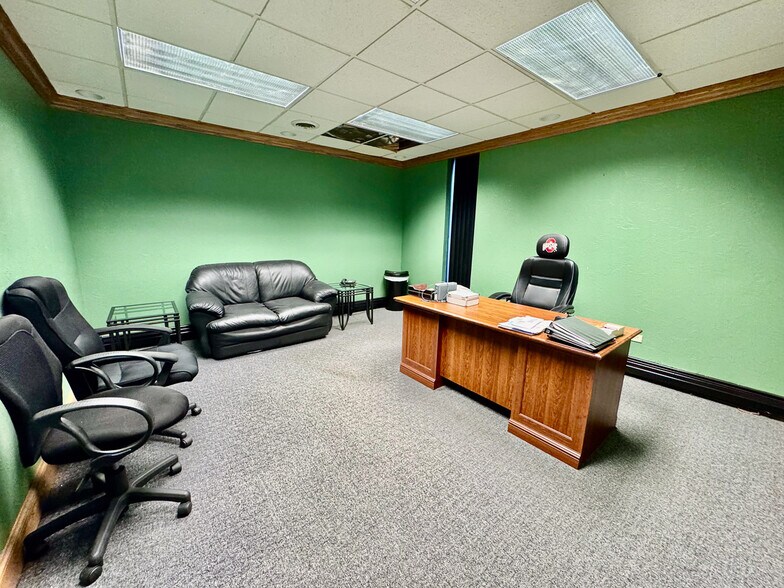 More Photos Of 1050 Triplett Blvd, Akron Warehouse For Sale