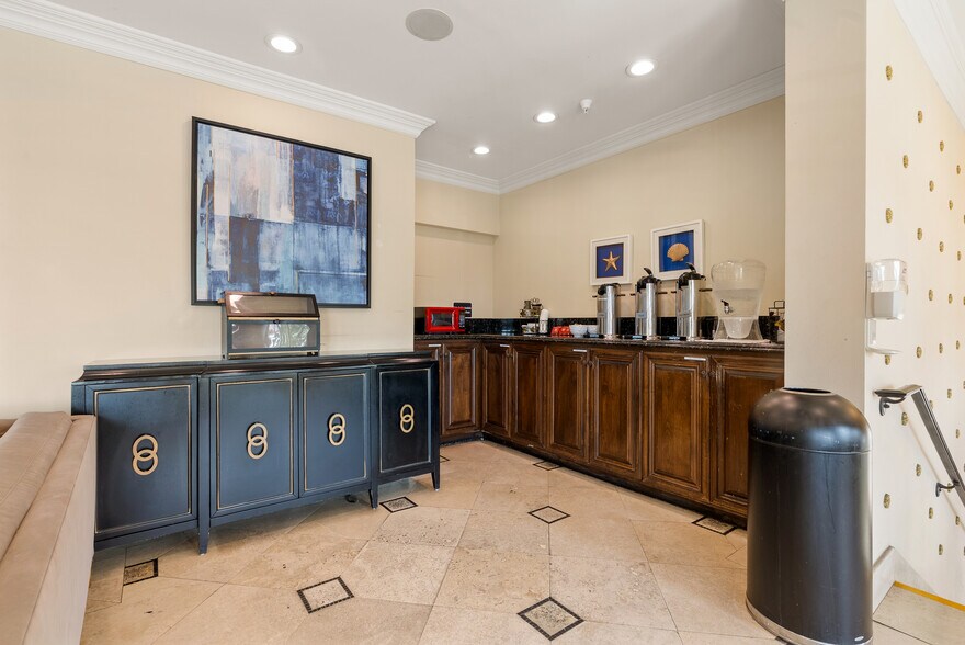 More Photos Of 690-696 S Coast Hwy, Laguna Beach, Laguna Beach Hotel For Sale
