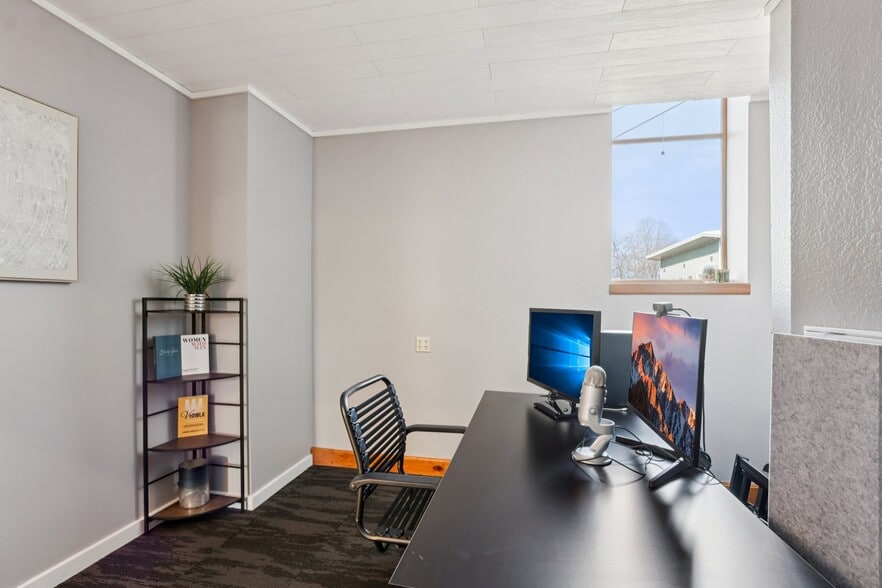 More Photos Of 101 Church St, Lake Mills Loft Creative Space For Sale