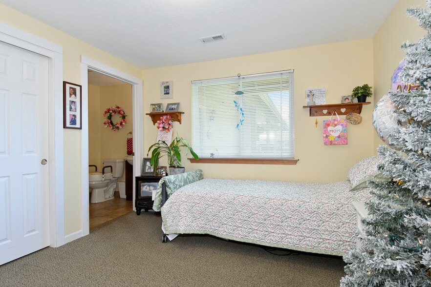 More Photos Of 2091 Spruce Ave, Woodland Assisted Living For Sale