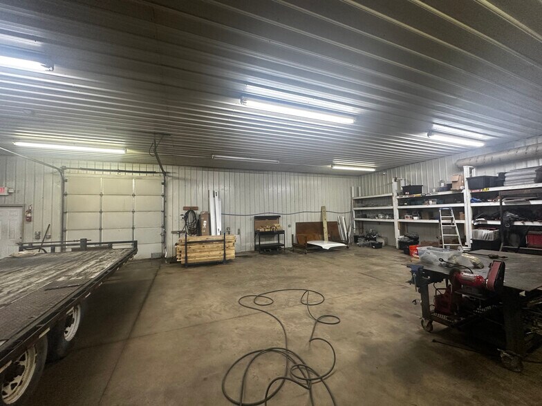 More Photos Of 7704 Maltlage Dr, Bayberry Flex For Sale