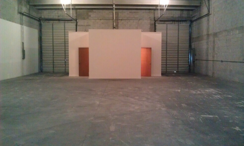 More Photos Of 8530-8548 NW 64th St, Miami Warehouse For Lease