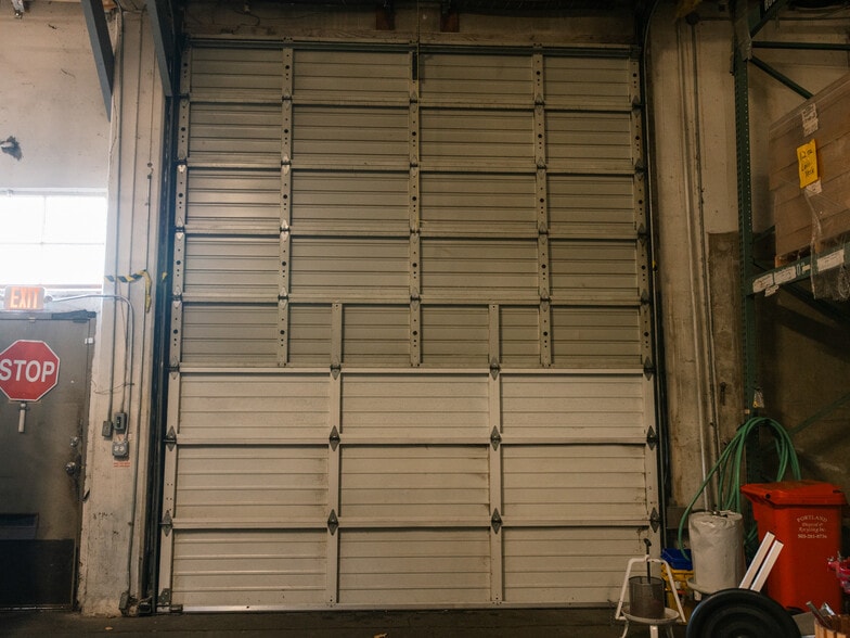 More Photos Of 212-234 SE 12th Ave, Portland Warehouse For Sale