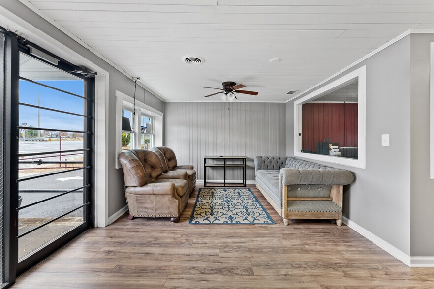 More Photos Of 3705 Buford Hwy, Duluth Auto Dealership For Sale