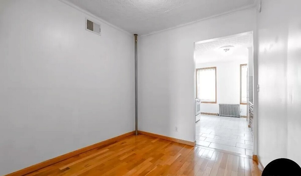 More Photos Of 105 Berry St, Brooklyn Apartments For Sale