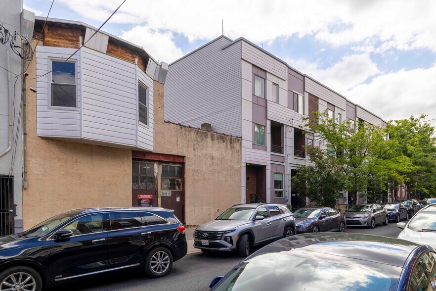 More Photos Of 2009-2011 E York St, Philadelphia Industrial For Sale