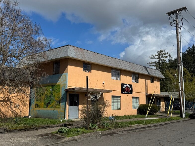 More Photos Of 455 W 1st Ave, Eugene Freestanding For Sale