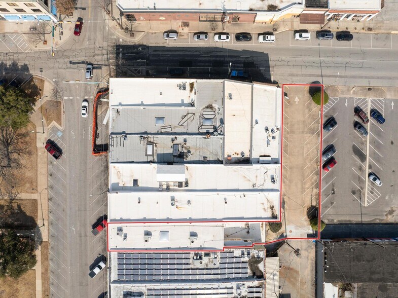 More Photos Of 111 S Travis St, Sherman Office For Sale