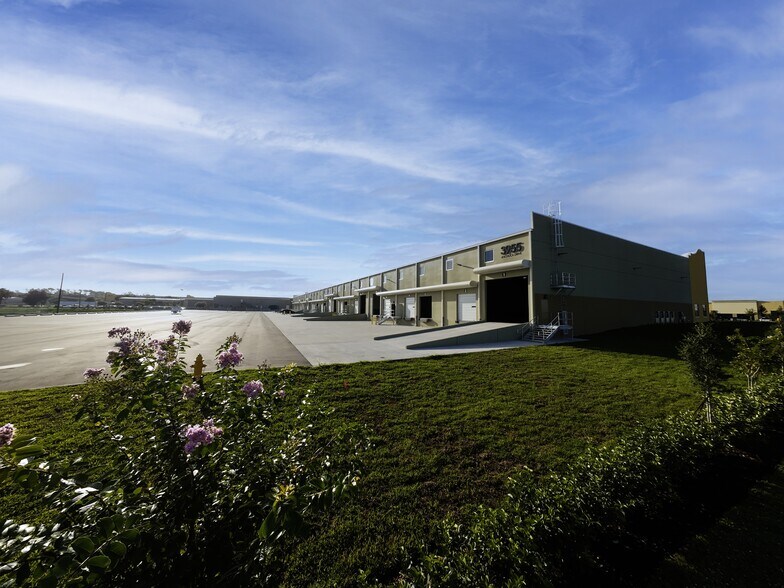 More Photos Of 3955 Anchuca Dr, Lakeland Industrial For Lease