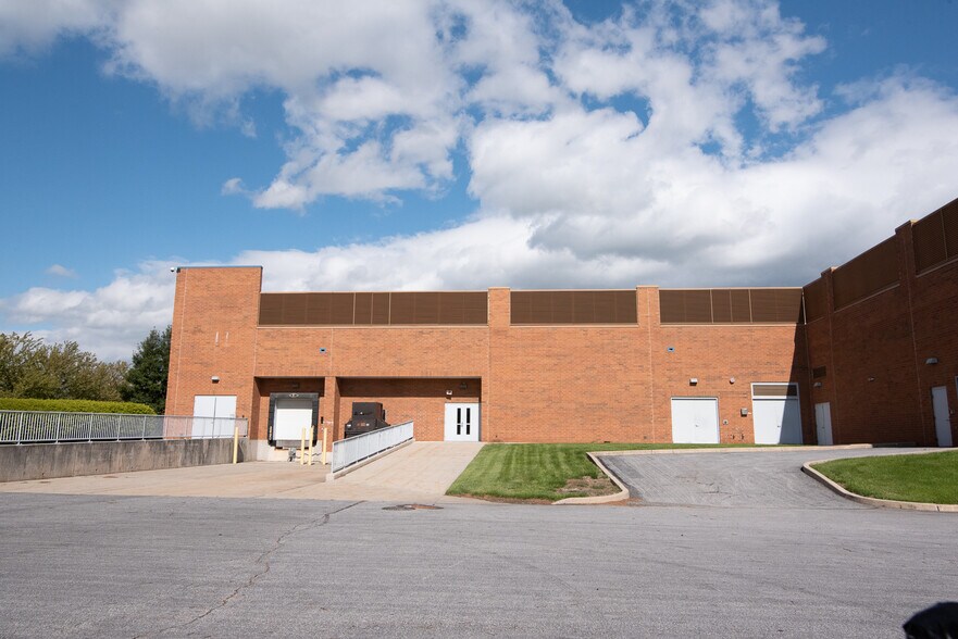 More Photos Of 14700 Citicorp Dr, Hagerstown Office For Sale