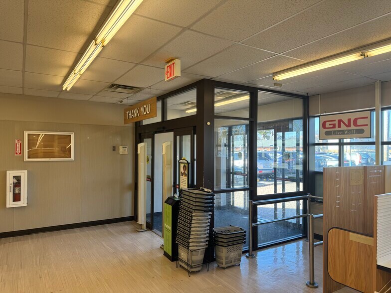 More Photos Of 101 Main St, Sayville Drugstore For Sale