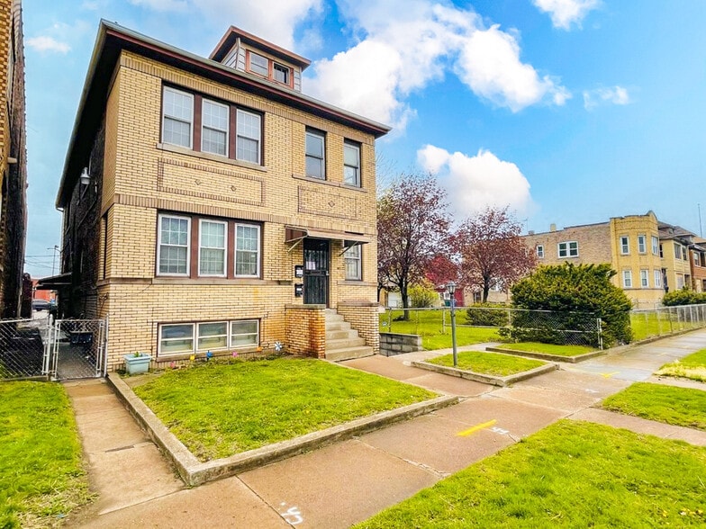 Primary Photo Of 1412 Connecticut St, Gary Apartments For Sale