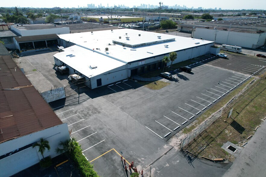 More Photos Of 6721 NW 36th Ave, Miami Distribution For Lease