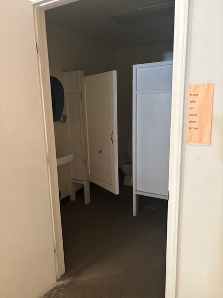 More Photos Of 110 Commercial Rd, Spartanburg Distribution For Lease