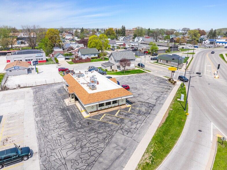 Primary Photo Of 2604 Custer St, Manitowoc General Retail For Sale