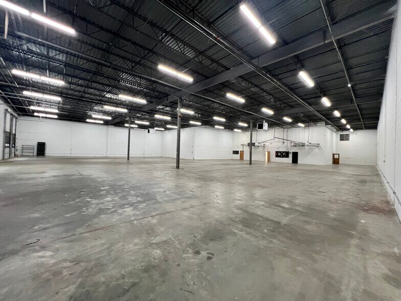 More Photos Of 2575 Cobb International Blvd, Kennesaw Warehouse For Lease