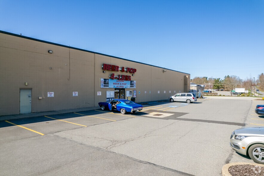 More Photos Of 5920-5990 University Blvd, Coraopolis Unknown For Lease