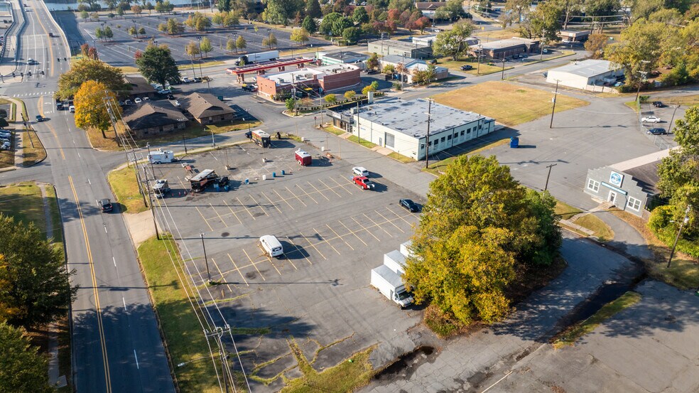 More Photos Of 601 W 4th St, North Little Rock Light Manufacturing For Lease