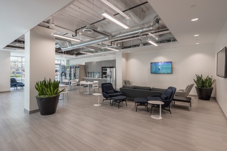 More Photos Of 120 Vantis, Aliso Viejo Office For Lease