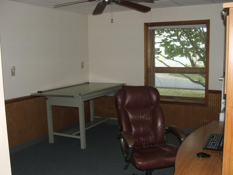 More Photos Of 471 Osborne St, Keysville Warehouse For Sale