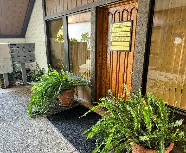 More Photos Of 684-690 Alamo Pintado Rd, Solvang Office For Lease