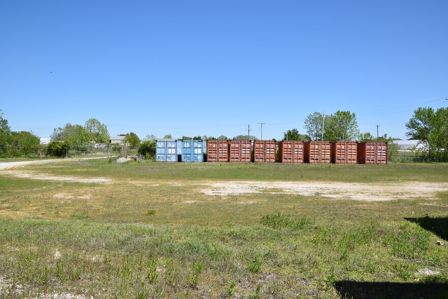 More Photos Of 2921 E 290 Rd, Grove Manufacturing For Lease