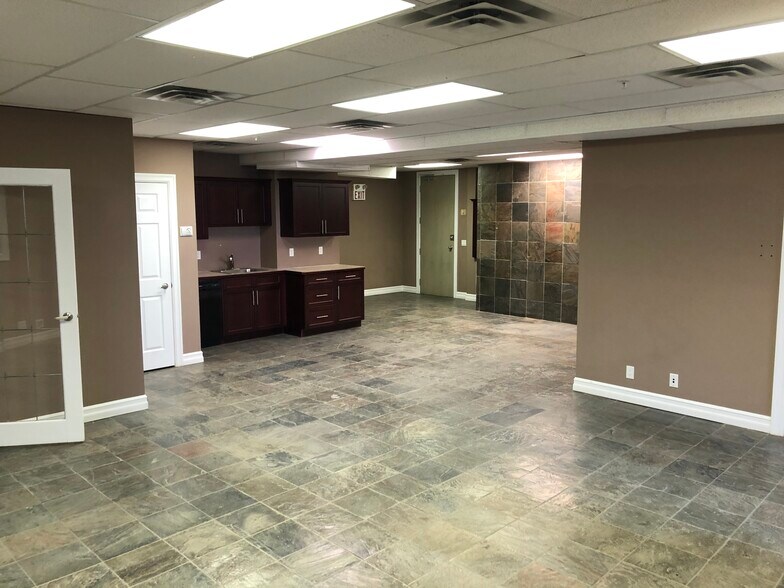 More Photos Of 104 - 138 Se, Calgary, Ab Av, Calgary Apartments For Sale