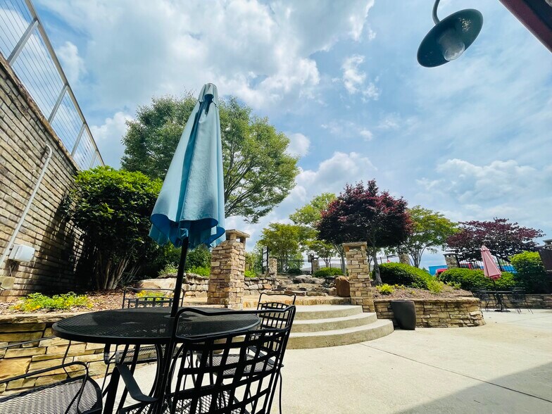 More Photos Of 178 E Crogan St, Lawrenceville Storefront Retail Office For Sale