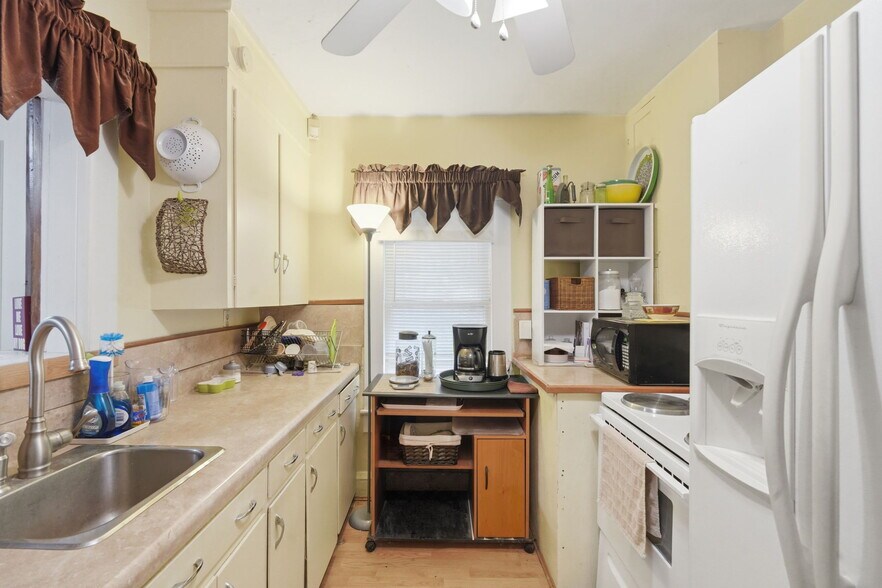More Photos Of 718 E New York Ave, Deland Specialty For Sale