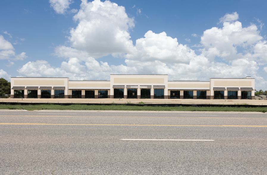 Primary Photo Of 1037 TX-46, New Braunfels Storefront For Lease