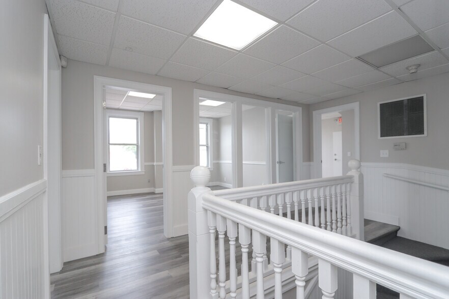 More Photos Of 939-941 E Columbus Ave, Springfield Office For Sale