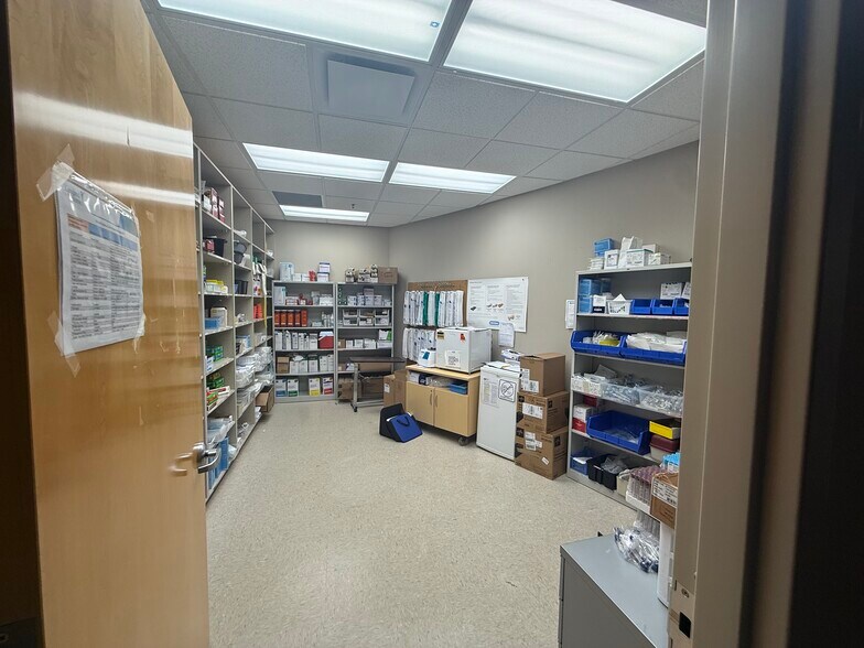 More Photos Of 106 Riverview Dr, Flowood Medical For Sale