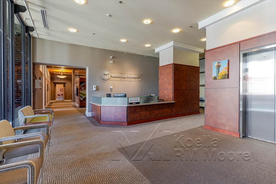 More Photos Of 17 Market Sq, Knoxville Storefront Retail Office For Sale